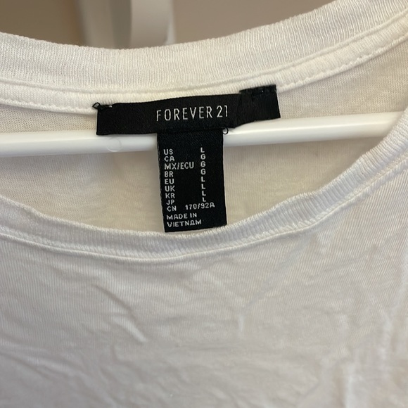 🎉B2GO free🎉 White Cropped Tshirt - Picture 2 of 3